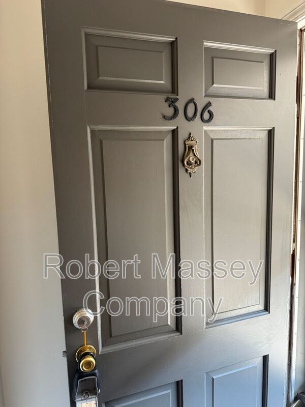 Louisville Condo: 2124 Cherokee Parkway