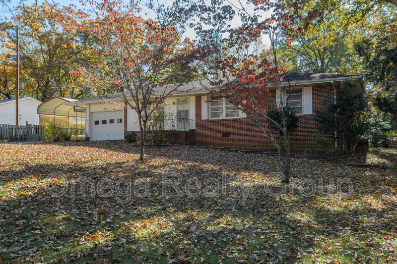 Talladega House: 207 Forest Hills Cir