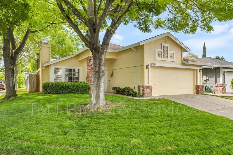 Elk Grove House: 6512 Canyon Creek Way