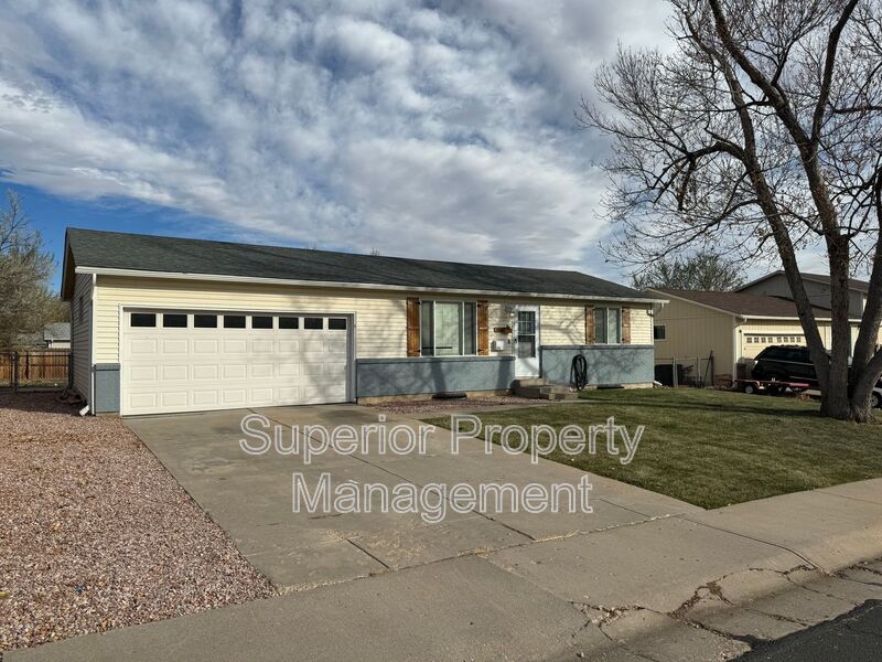 Greeley House: 2915 W 17th St Rd