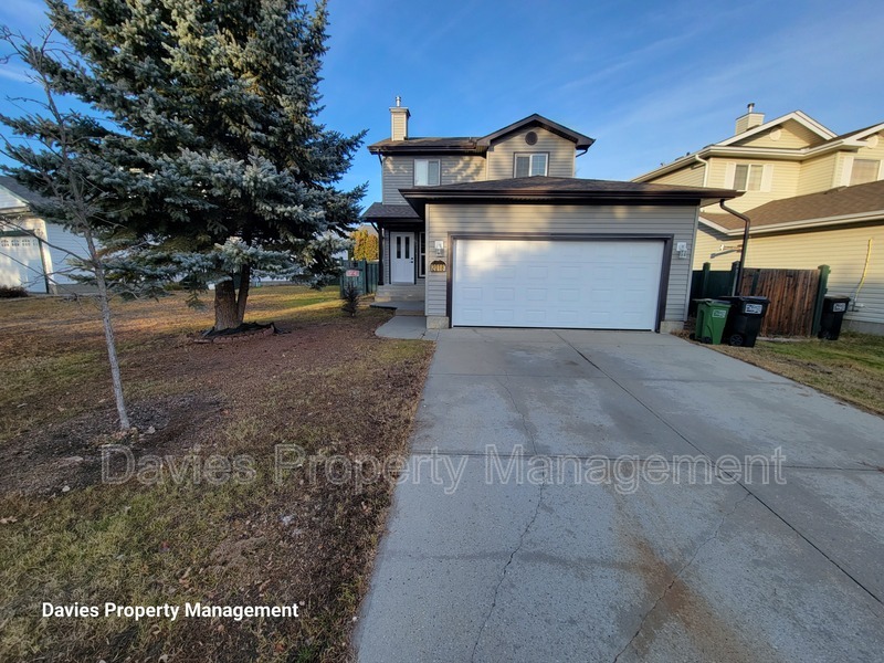 Edmonton House: 2018 Garnett Way NW