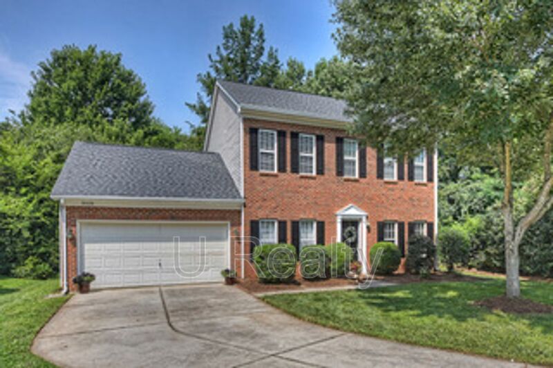 Charlotte House: 9550 Scotland Hall Ct