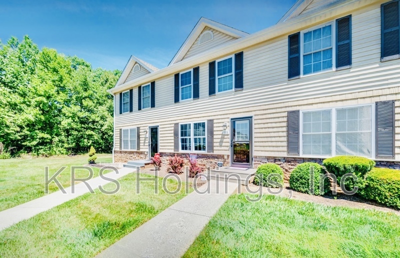 Lynchburg Townhome: 136 Old Tavern Circle