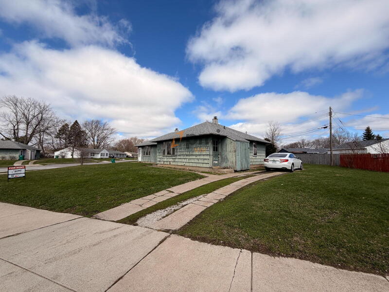 La Porte Condo: 3003 Oakdale Ave