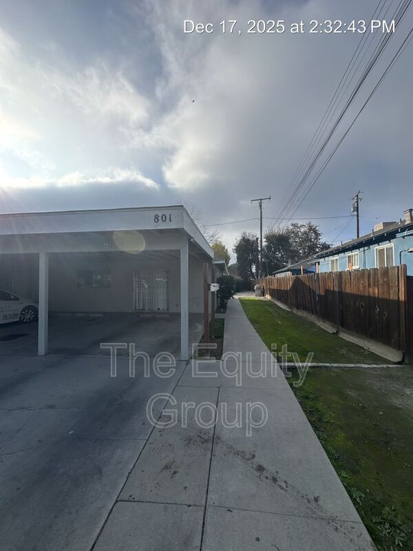 Visalia Condo: 801 South Conyer St