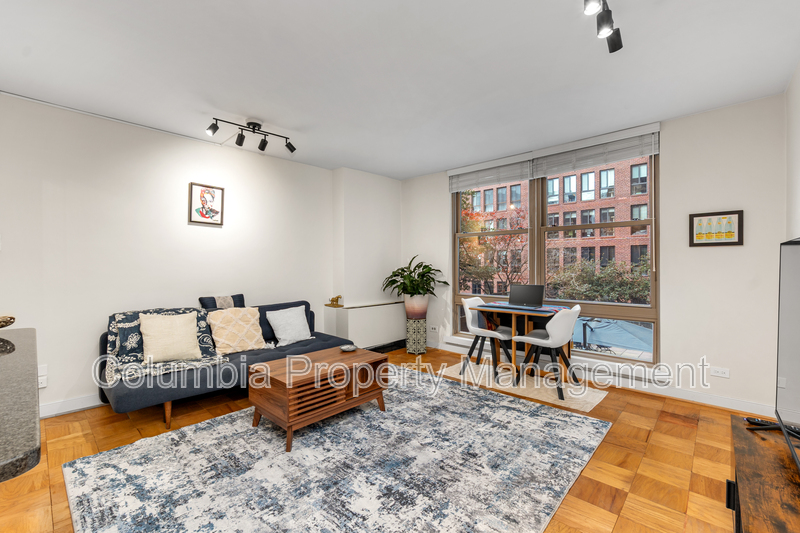 Washington Condo: 1260 21st St NW