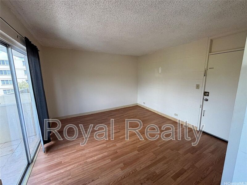 Honolulu Condo: 2649 Varsity Pl.