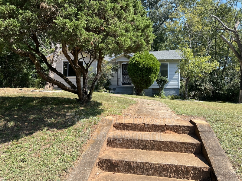 Chattanooga House: 5320 Central Avenue