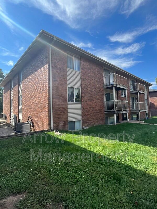 Lincoln Condo: 3341 Holdrege Street