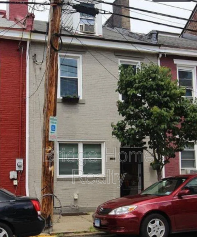 Pittsburgh House: 1709 Sarah Street