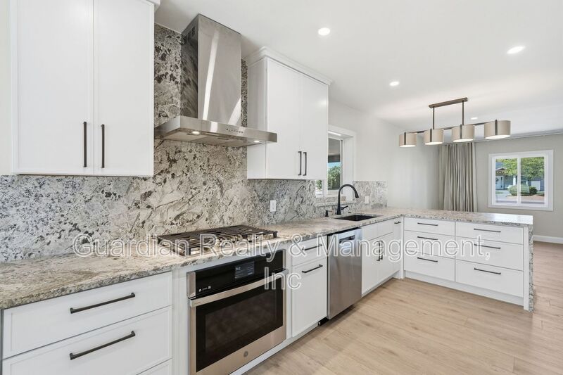 Scottsdale House: 6819 E. Paradise Parkway
