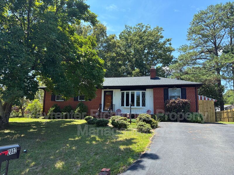 Richmond House: 2802 Dancer Road