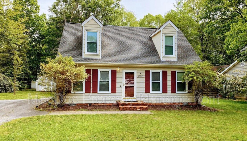 Fredericksburg House: 10717 S Jamie Place