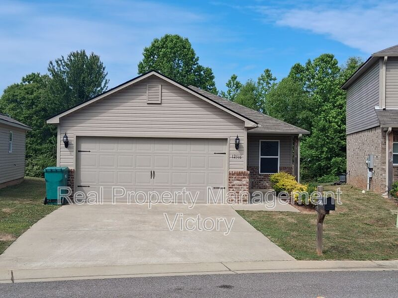Tuscaloosa House: 12516 Waterbury Way