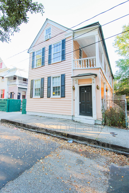 Charleston House: 7 Ann Street