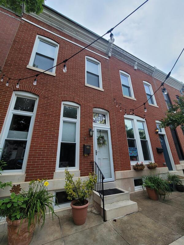 Baltimore Townhome: 9 N Luzerne Ave