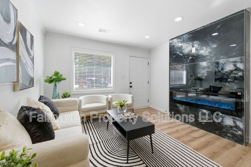 Atlanta House: 2541 Santa Barbara Drive NW