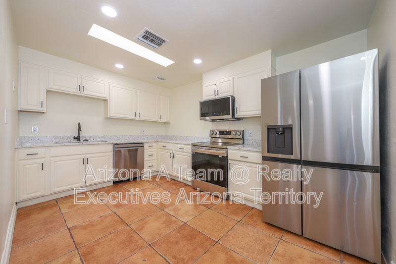 Tucson House: 1654 North Rosemont Boulevard