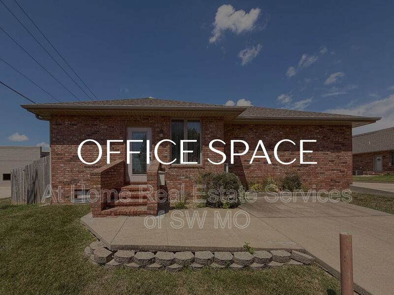 Ozark House: 5575 N 17th