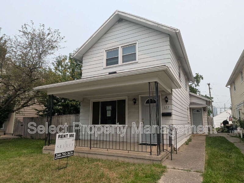 Fort Wayne House: 122 W Creighton Ave