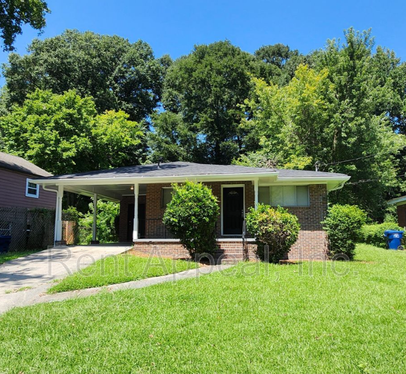 Atlanta House: 1664 Barrett Dr Nw