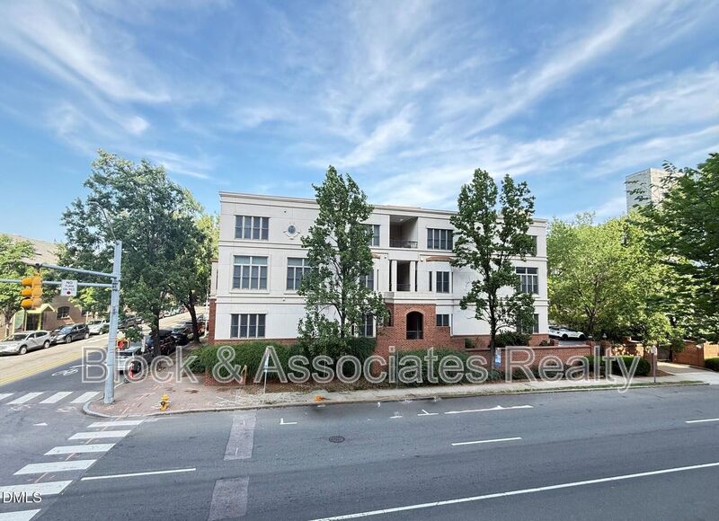 Raleigh House: 210 E Davie St