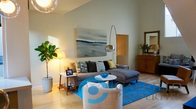 San Diego House: 1601 Kettner Blvd