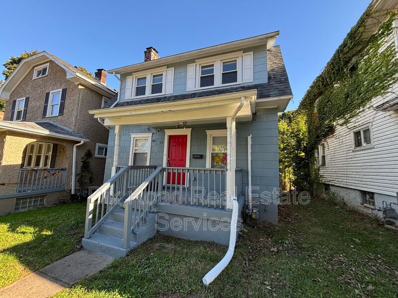 Dayton House: 38 Laura Avenue