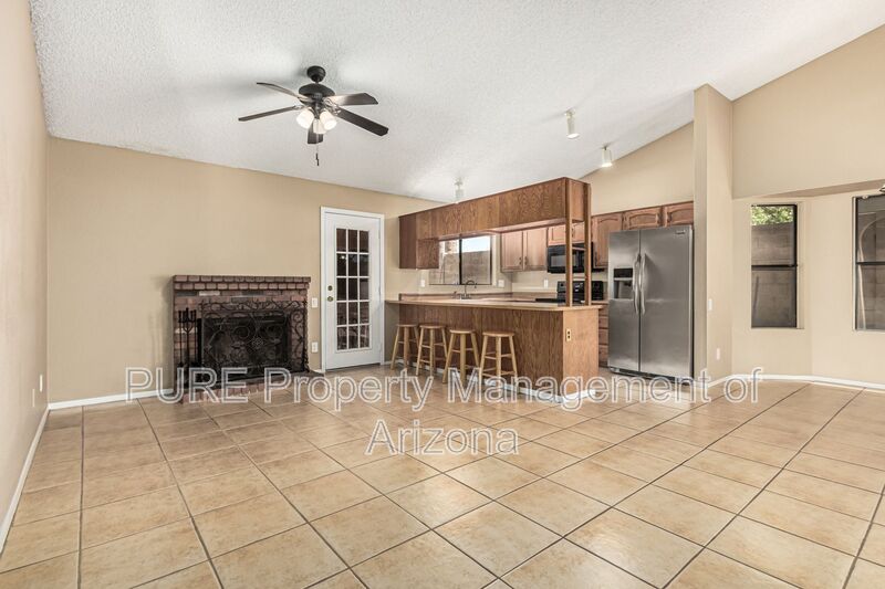 Mesa House: 5346 E Ellis St