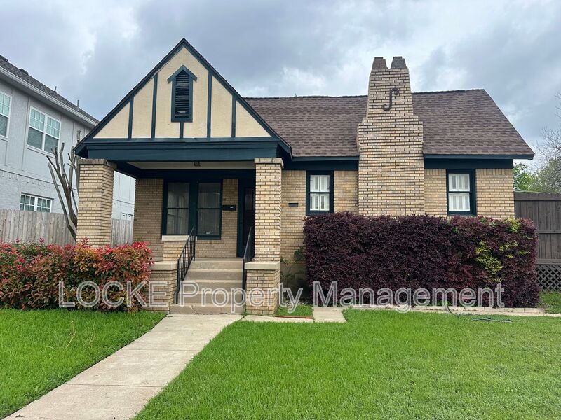 Fort Worth House: 2600 Lubbock Ave