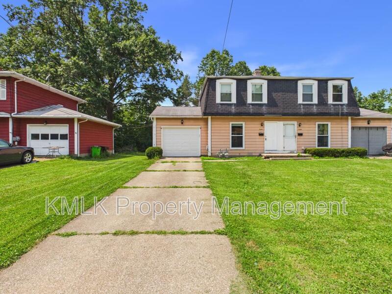 Stow House: 4280 Lorwood Dr