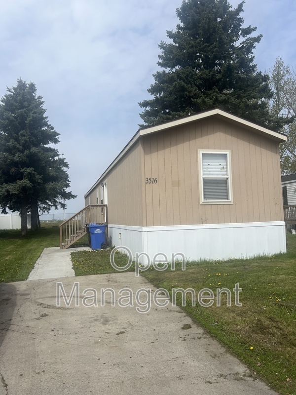 Fargo House: 39- 3512 Kelly