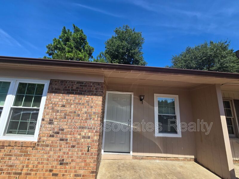 High Point Condo: 140 Kenilworth Dr