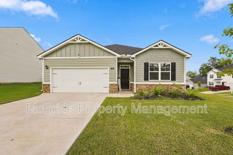 Grovetown House: 715 Hollis Ave