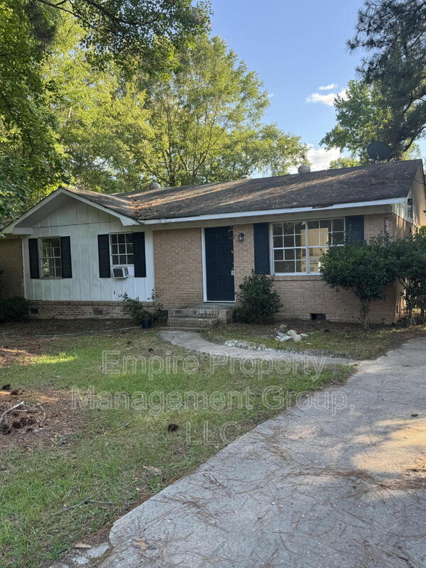 Hopkins House: 2126 Old Hopkins Rd