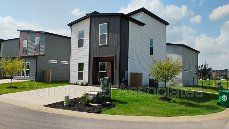 Bentonville House: 1100 Indiana Ave