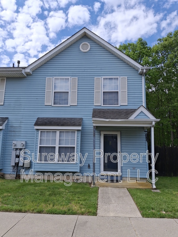 Berlin Townhome: 12 Grant Lane