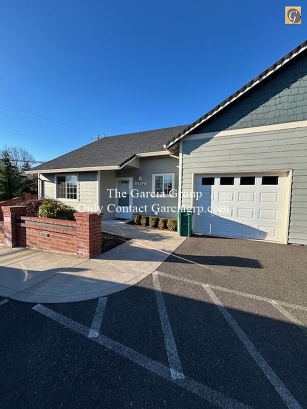 Oak Grove Condo: 15454 SE East Ave