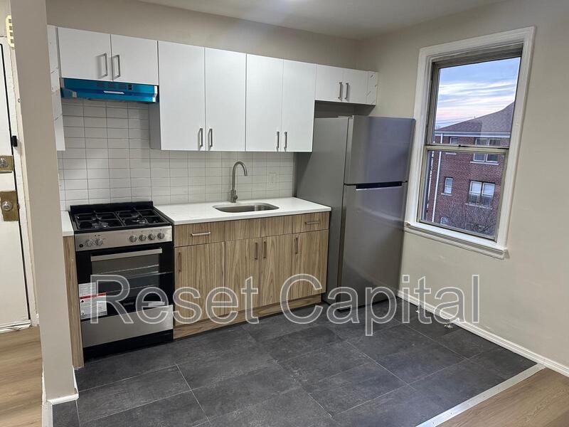 Newark Condo: 44 Irving Street