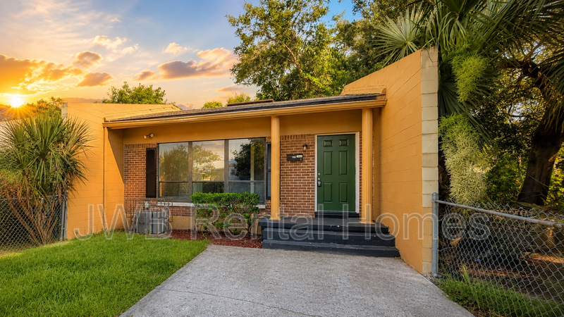 Jacksonville House: 226 Spruce St