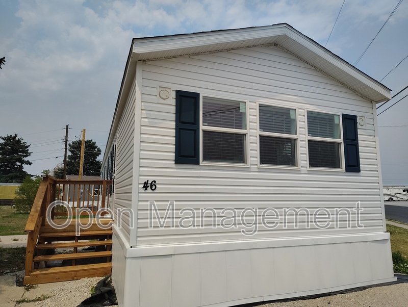 Gering House: 120 Terry Blvd