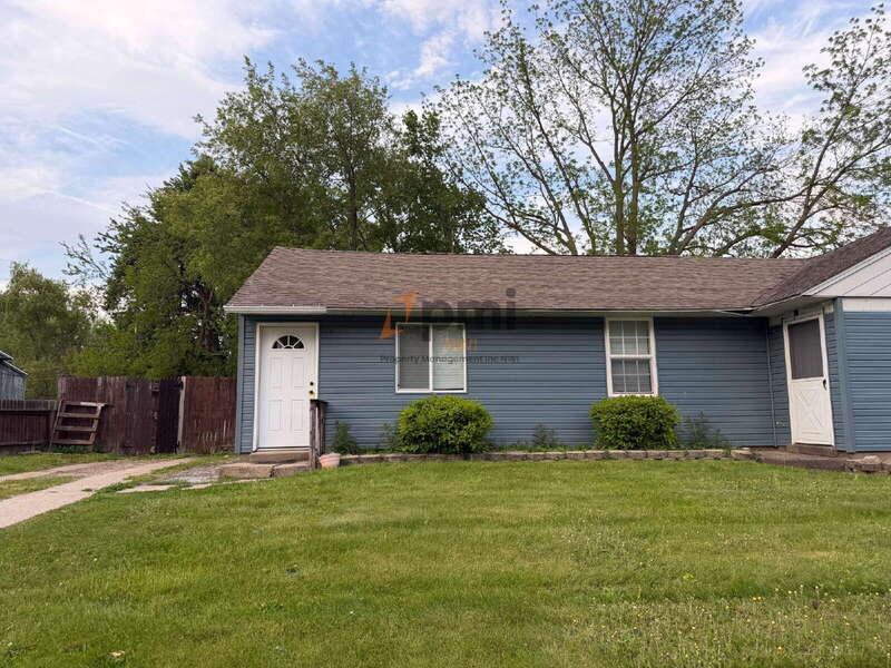 La Porte Condo: 2909 Oakdale Avenue