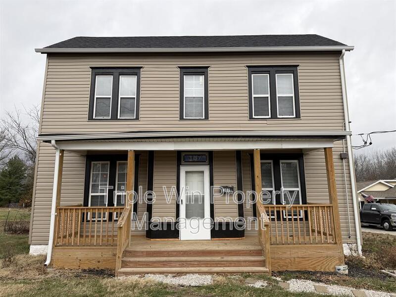 Warrenton House: 307 S State Highway 47