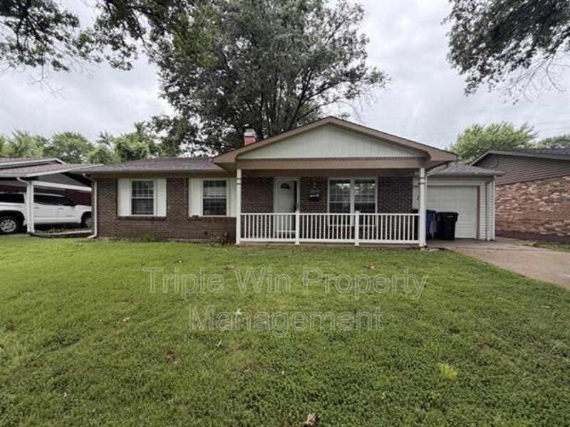 Florissant House: 2050 Foggy Bottom Dr