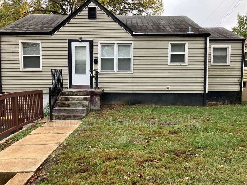 Saint Louis House: 7504 Stanwood Drive