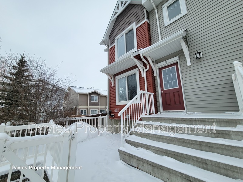 Edmonton Townhome: 3625 144 Ave NW