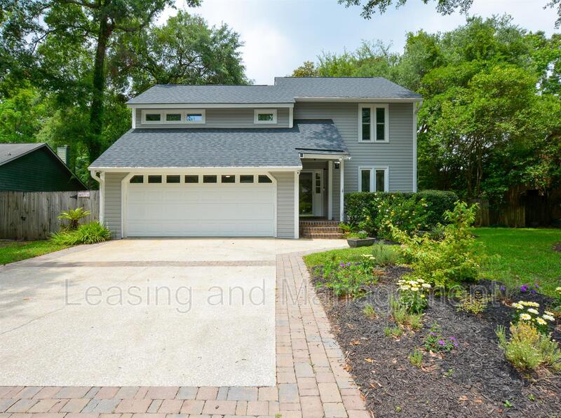 Charleston House: 2156 Forest Lakes Blvd