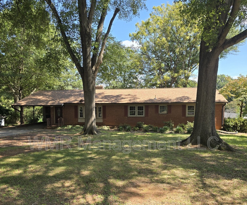 Gastonia House: 420 Downey Place