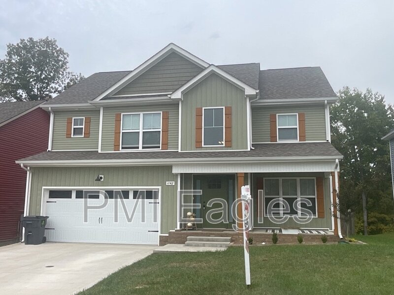 Clarksville House: 1142 Old Charlotte Trace