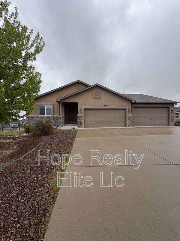 Peyton House: 10931 Glen Canyon Drive